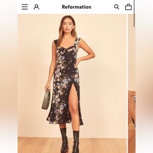 Reformation Navy Floral Fulton dress in size 4